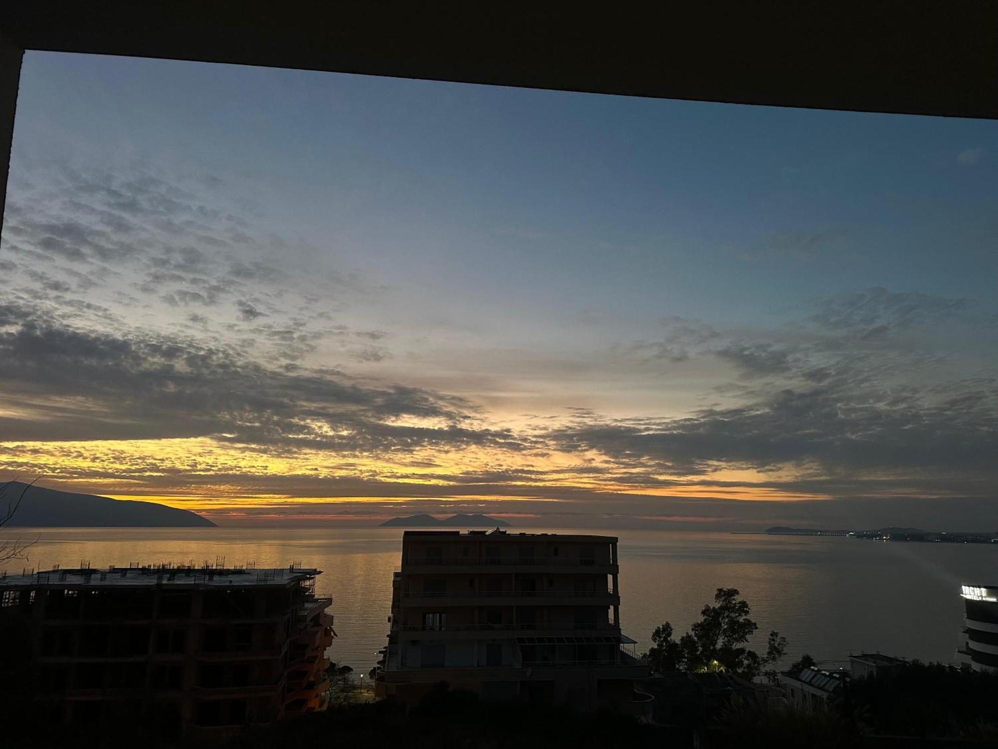 Sea View Apartment Vlorë Exteriör bild